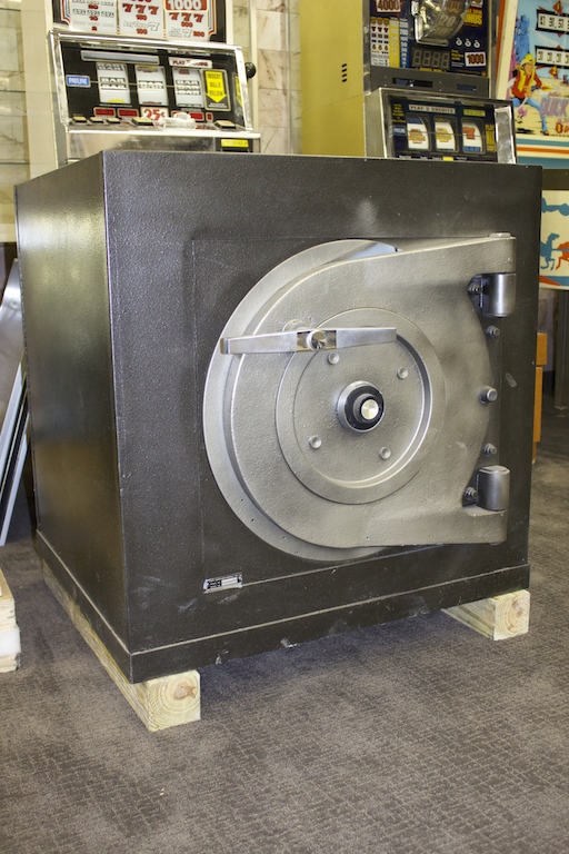 Used Mosler Round Door TRTL30 Money Safe lackasafe
